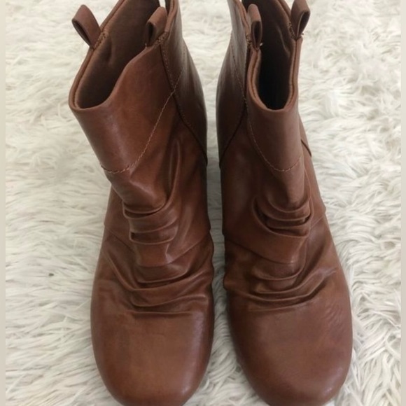 Almost NEW American Eagle booties, Brown, size 8.5, VERY COMFY, heel ht:2 inches - Picture 4 of 11